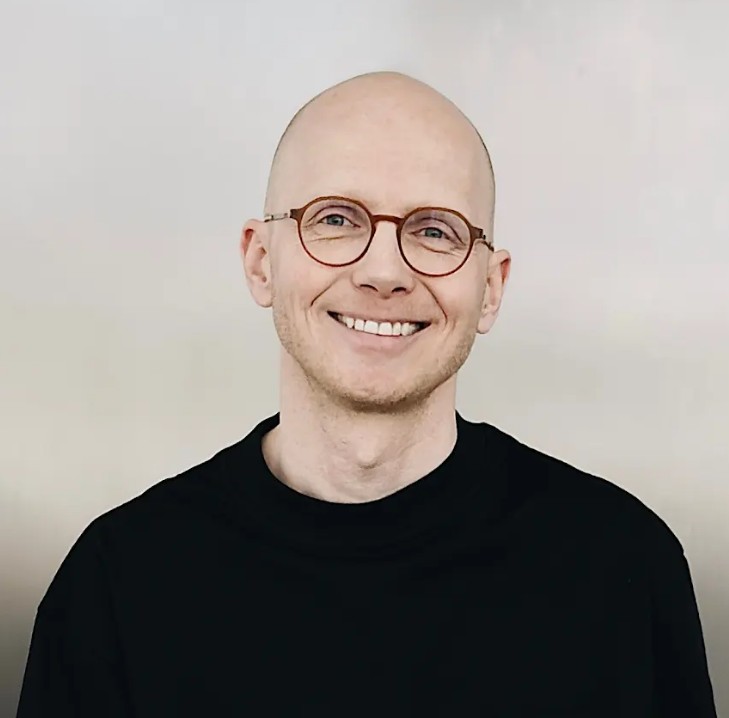 Gustaw Jakubowski – ekspert od innowacji i design thinking, zjęcie